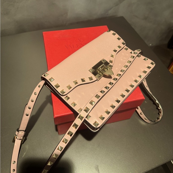 Valentino Handbags - Velentino bag cream color
